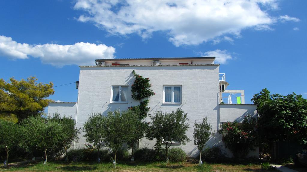 Apartments Krizmanic Ždrelac Habitación foto
